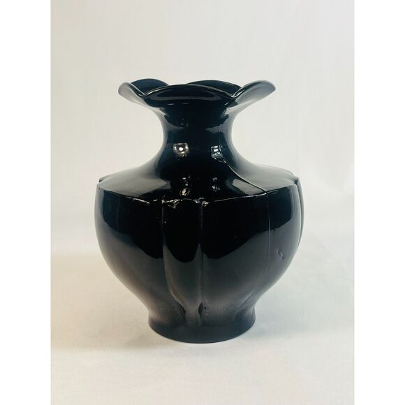 Vintage Black Amethyst Ruffled Edge Vase Bouquet Floral MCM Mid Century - Picture 1 of 7